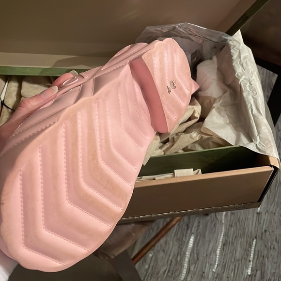 Gucci Pink Flip Flops Size 36 - Picture 2 of 6